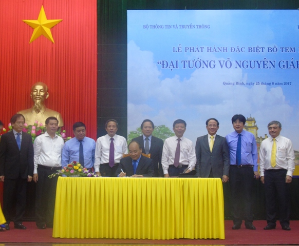 Chính thức phát hành tem Đại tướng Võ Nguyên Giáp - Ảnh 2.