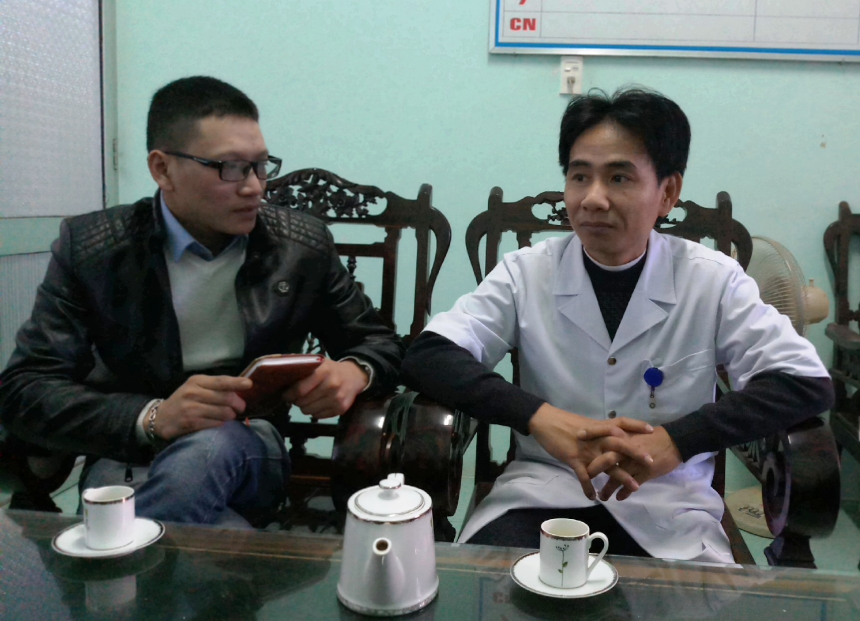 Sở Y tế Quảng B&igrave;nh chỉ đạo l&agrave;m r&otilde; vụ b&eacute; trai tử vong ở bệnh viện - Ảnh 2.
