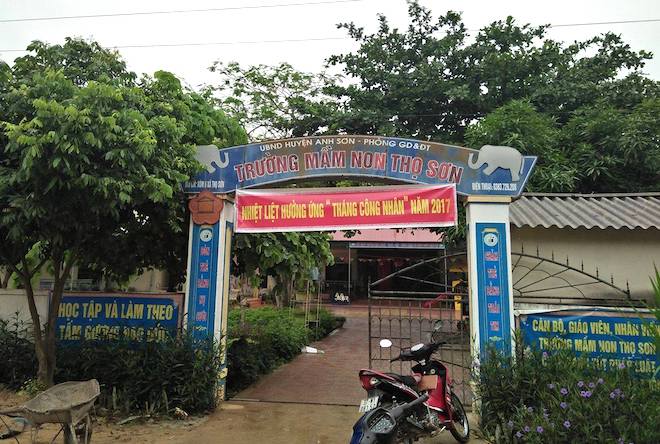 Trường mầm non nghi cho trẻ ăn “gà bệnh”