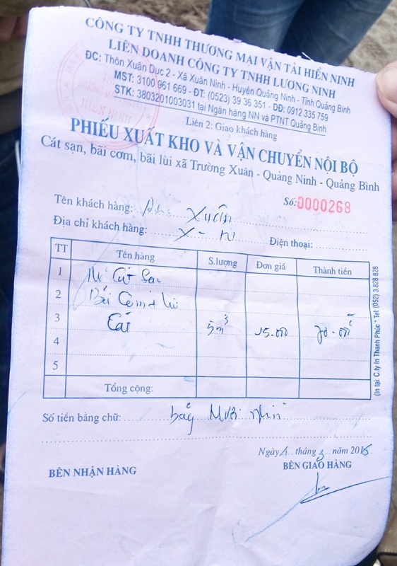 Bi&ecirc;n lai thu phí cát l&acirc;̣u người d&acirc;n cung c&acirc;́p