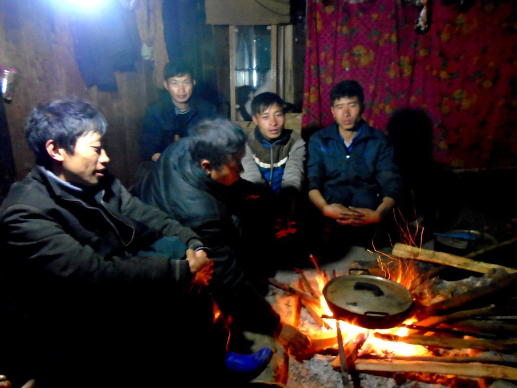 L&ecirc;n Tả Ph&igrave;n ăn&hellip; thịt chuột rừng g&aacute;c bếp - Ảnh 5.
