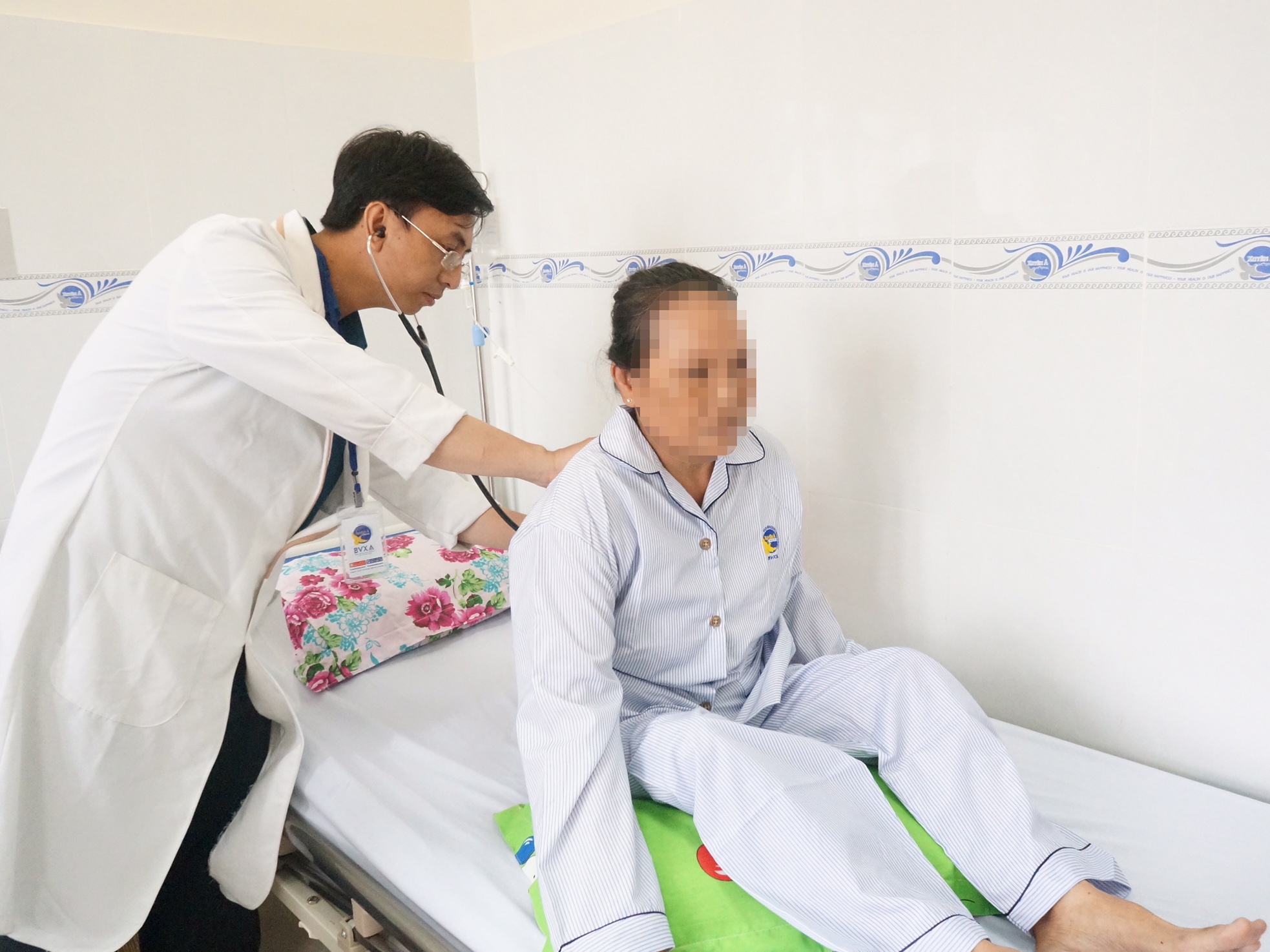 Suýt đột tử vì tự uống thuốc trị huyết áp