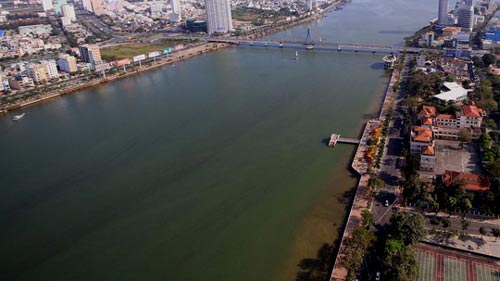 Nặng gánh sông Hàn