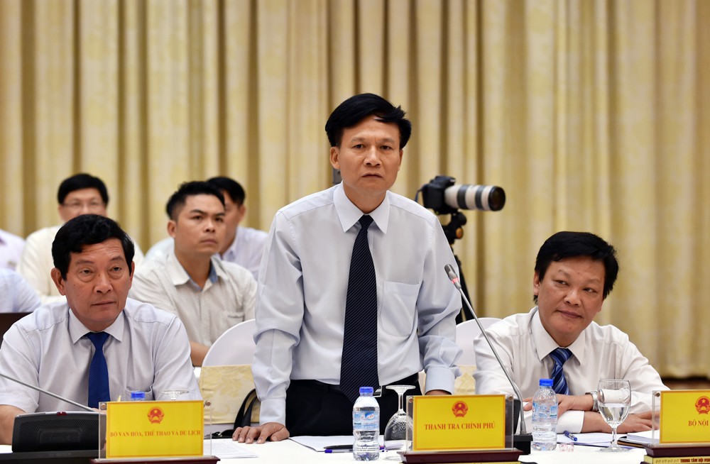 Không mọc giấy phép con, làm ăn đủng đỉnh