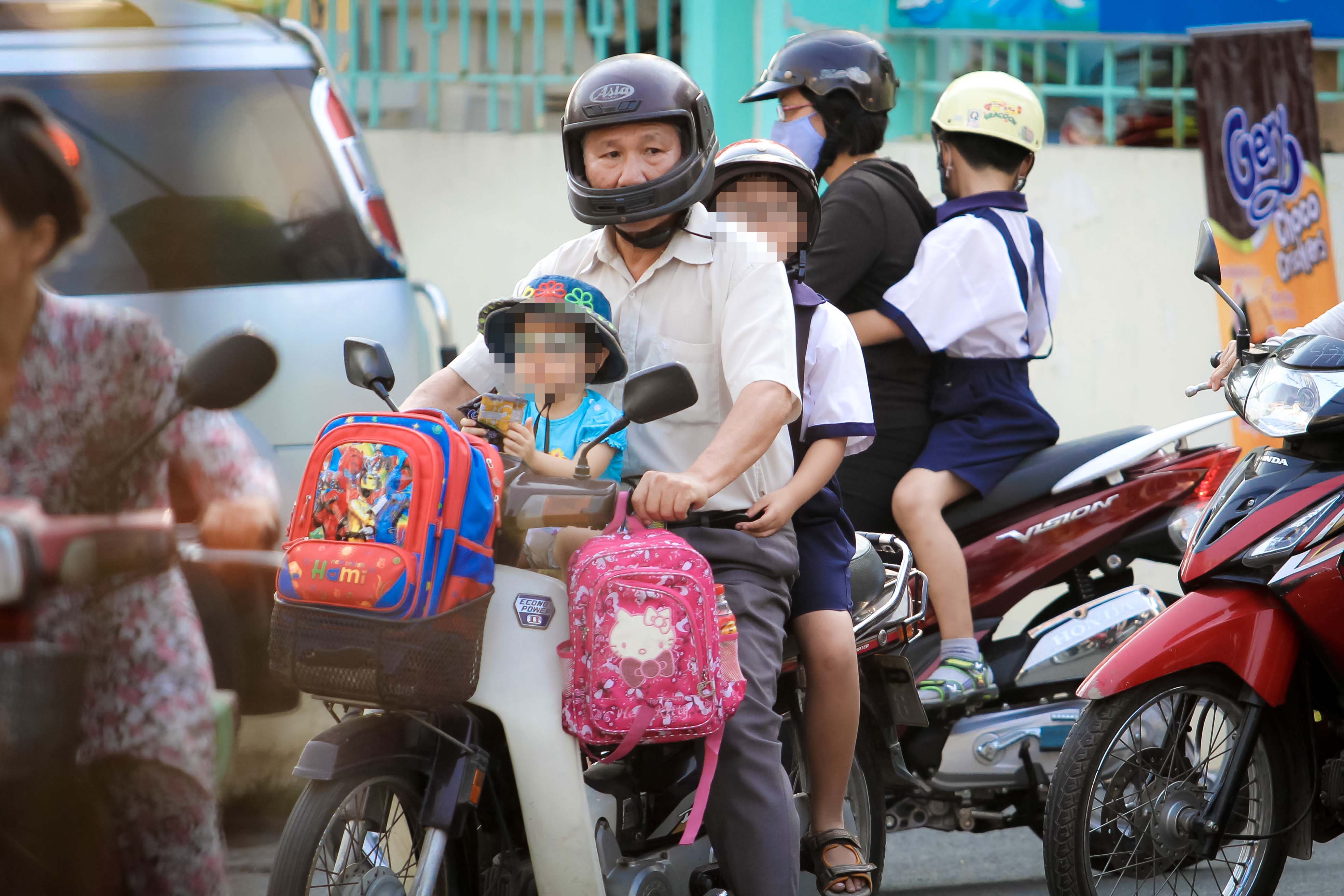 Vì sao trẻ sợ đi học?