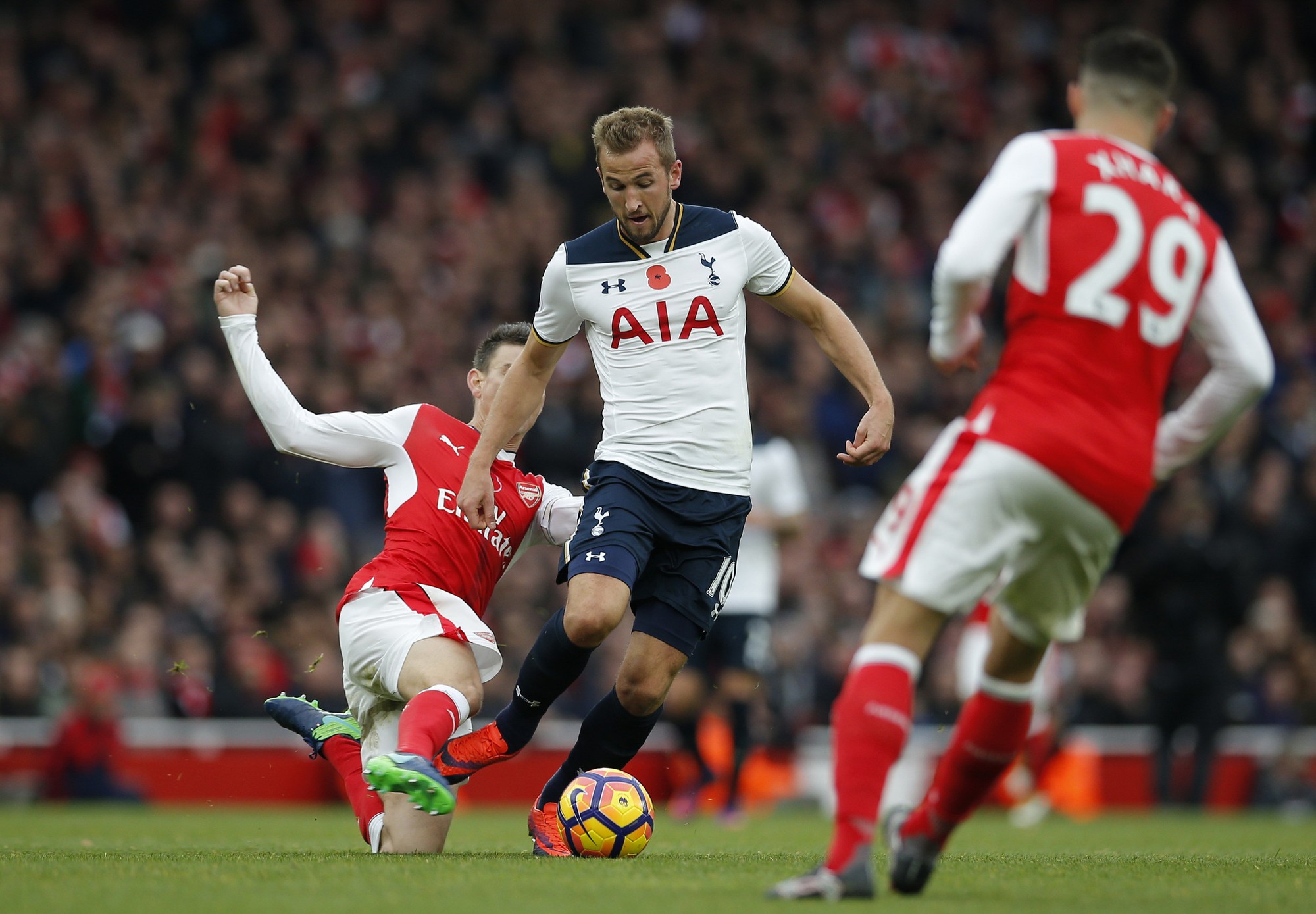 Arsenal hết chung m&acirc;m với Tottenham - Ảnh 1.