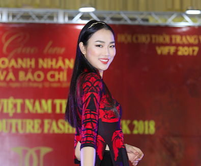 Áo dài Việt mở màn "Paris Fashion Week - Haute Couture 2018"