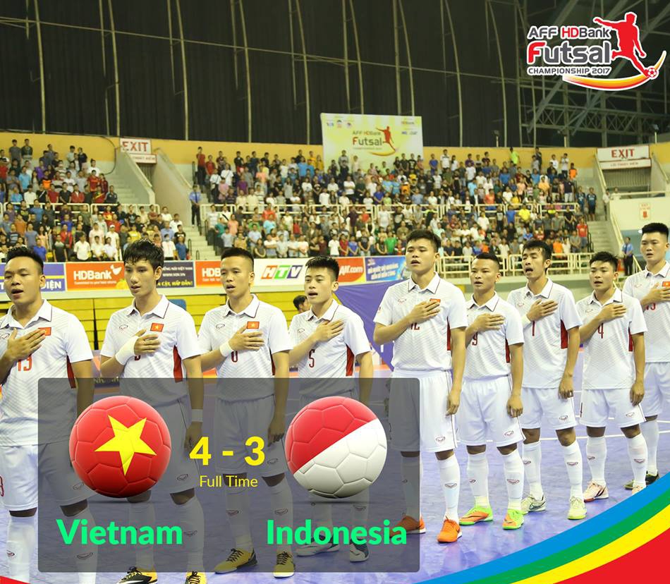 Clip futsal Việt Nam ngược dòng nghẹt thở hạ Indonesia