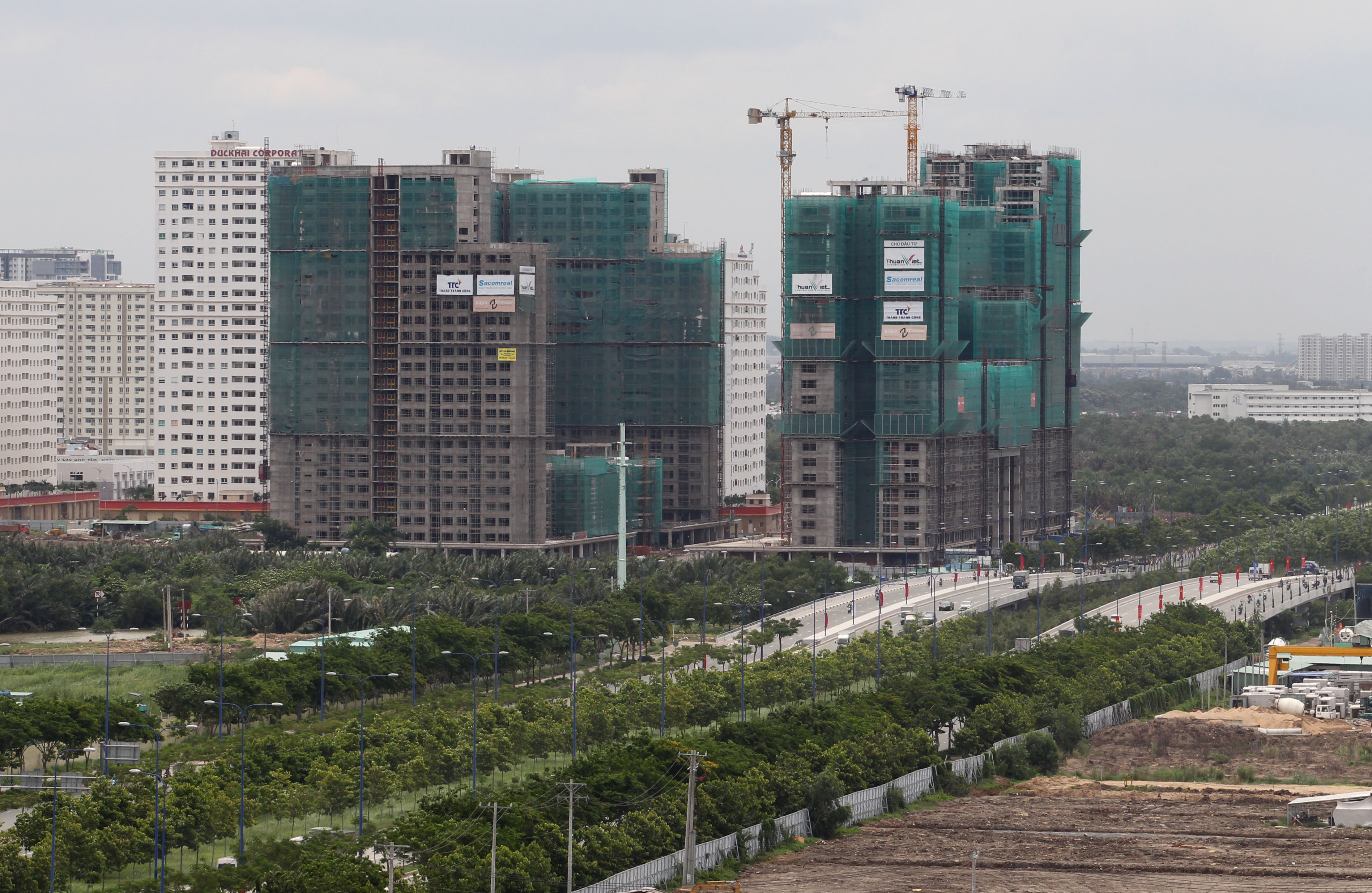 Người dân lao vào đầu tư nhà đất bất chấp rủi ro