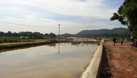 Đang tắm, hốt hoảng phát hiện thi thể cụ ông nổi trên kênh