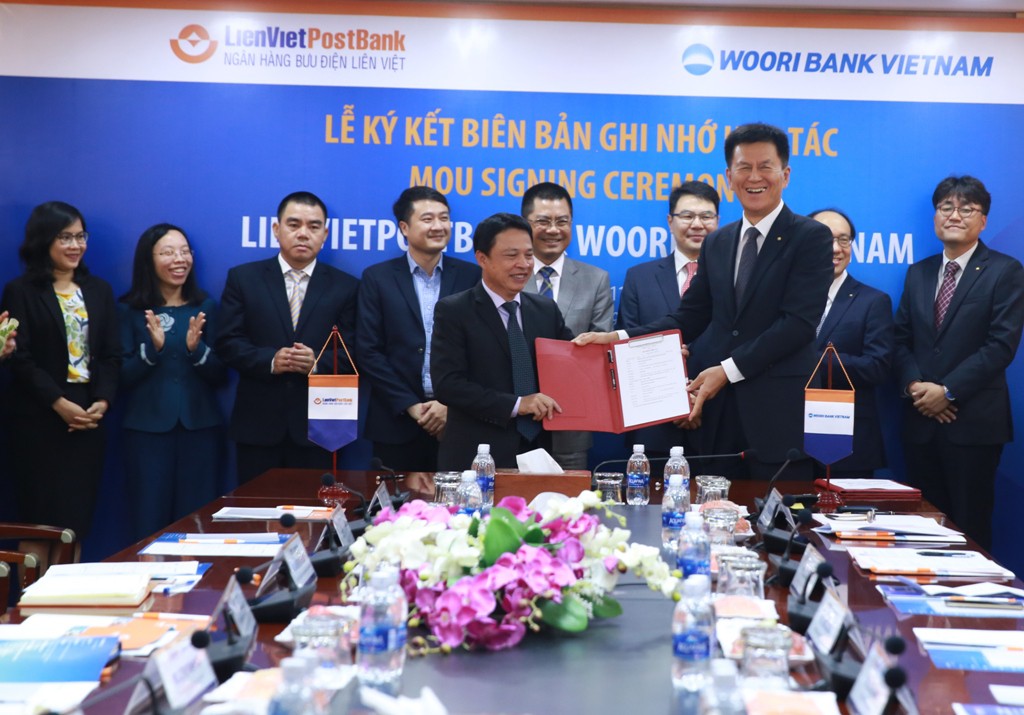 LienVietPostBank bắt tay với Woori Bank Việt Nam