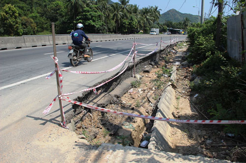 Quốc lộ 1 vá chằng vá đụp