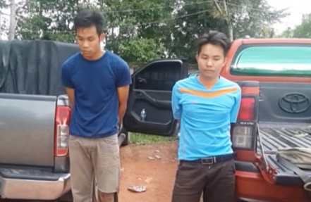 Bắt 2 người nước ngoài, thu 1.000 bánh cần sa