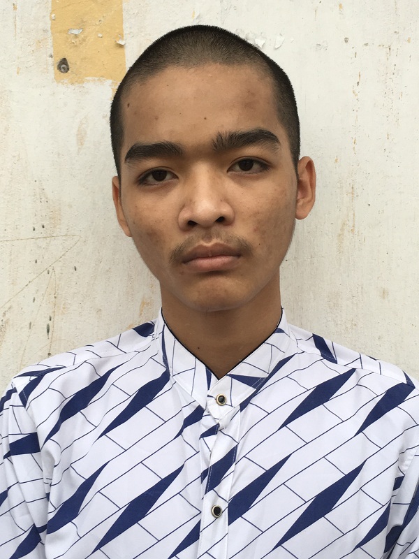 Đưa nhóm bạn vào phòng ngủ hút ma túy