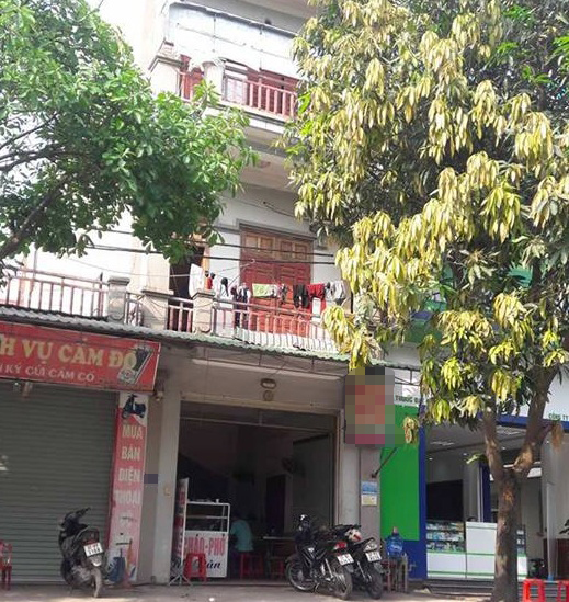 Chết trong tư thế treo cổ sau khi vào nhà nghỉ cùng bạn gái