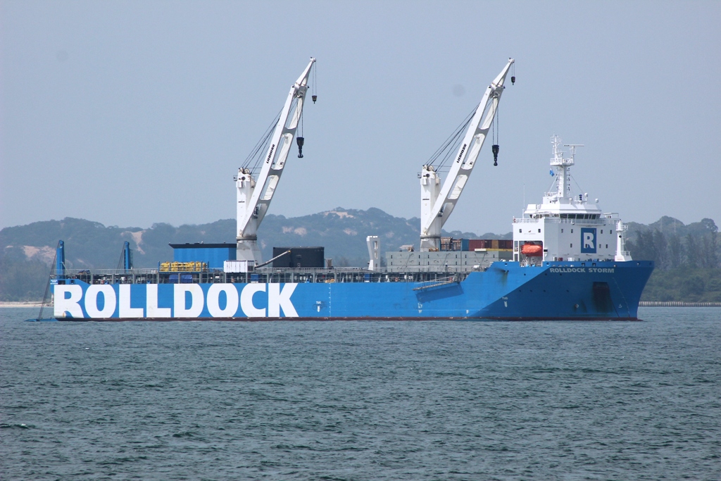 
T&agrave;u Rolldock Storm (H&agrave; Lan) đưa t&agrave;u ngầm B&agrave; Rịa - Vũng T&agrave;u v&agrave;o Cam Ranh
