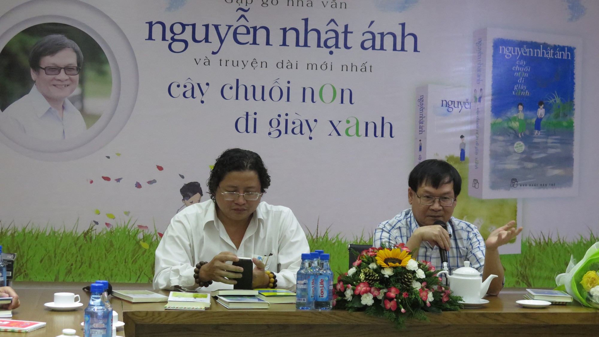 Nguyễn Nhật Ánh ra mắt sách mới in 170.000 bản