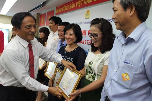 100% CNVC-LĐ xây dựng kế hoạch học tập, làm theo lời Bác