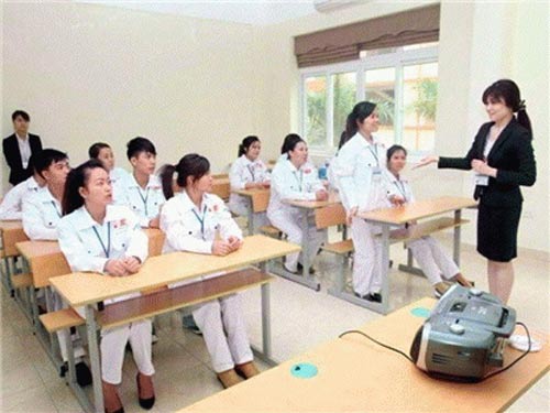 Phỏng vấn ứng viên nữ đi thực tập kỹ thuật tại Nhật