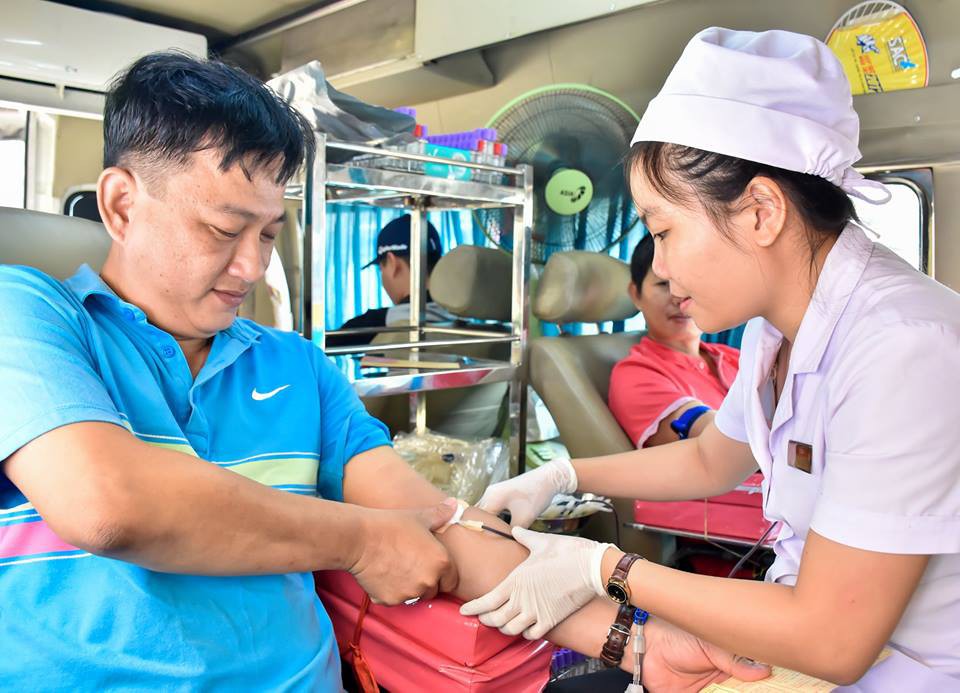 Hơn100 CNVC-LĐ tình nguyện hiến máu - Ảnh 1.