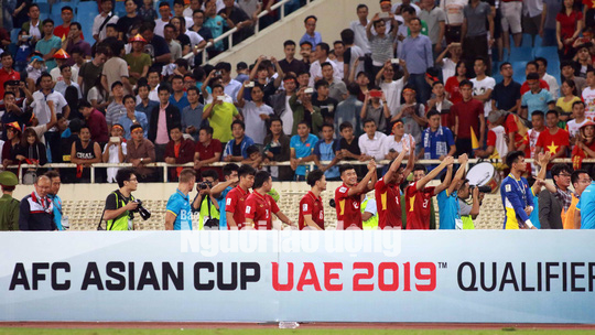 Tuấn Mạnh lăn xả, Việt Nam gi&agrave;nh v&eacute; dự VCK Asian Cup 2019 - Ảnh 6.