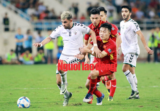 Tuấn Mạnh lăn xả, Việt Nam gi&agrave;nh v&eacute; dự VCK Asian Cup 2019 - Ảnh 5.