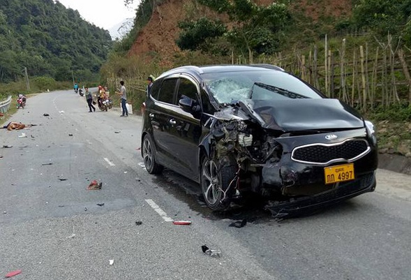 Va chạm ô tô, con rể và bố mẹ vợ tử vong