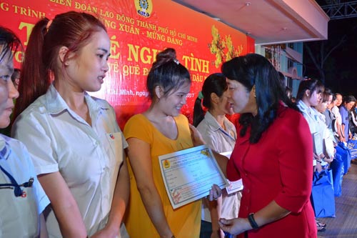Mong ngày sum họp