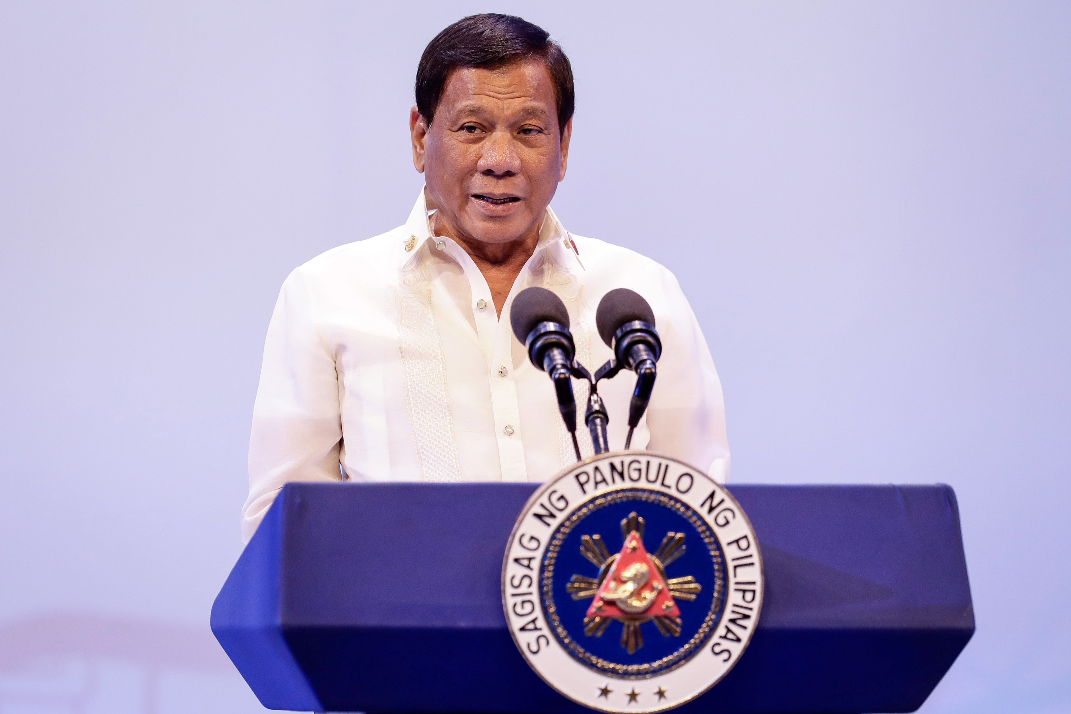 Tổng thống Duterte phát biểu khai mạc Hội nghị Cấp cao ASEAN hôm 29-4. Ảnh: Reuters