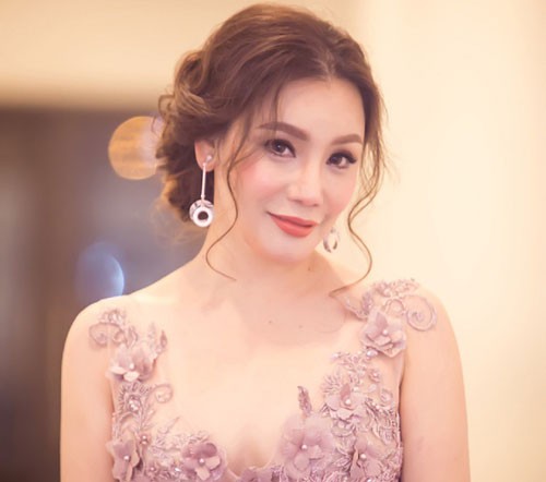 Hồ Quỳnh Hương: Ca sĩ chỉ hát hay chưa đủ