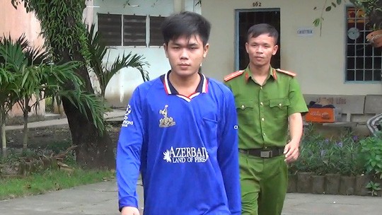 Oan nghiệt từ việc mẹ sống như vợ chồng với chú ruột