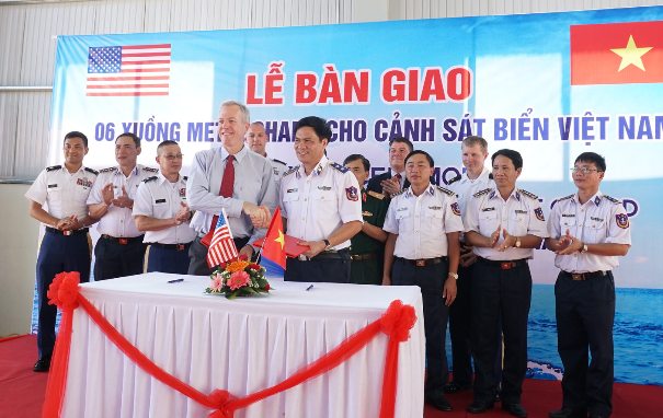 Mỹ b&agrave;n giao 6 xuồng tuần tra cao tốc cho Cảnh s&aacute;t Biển Việt Nam - Ảnh 4.