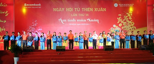 Mang mùa xuân đến hàng ngàn mảnh đời cơ nhỡ