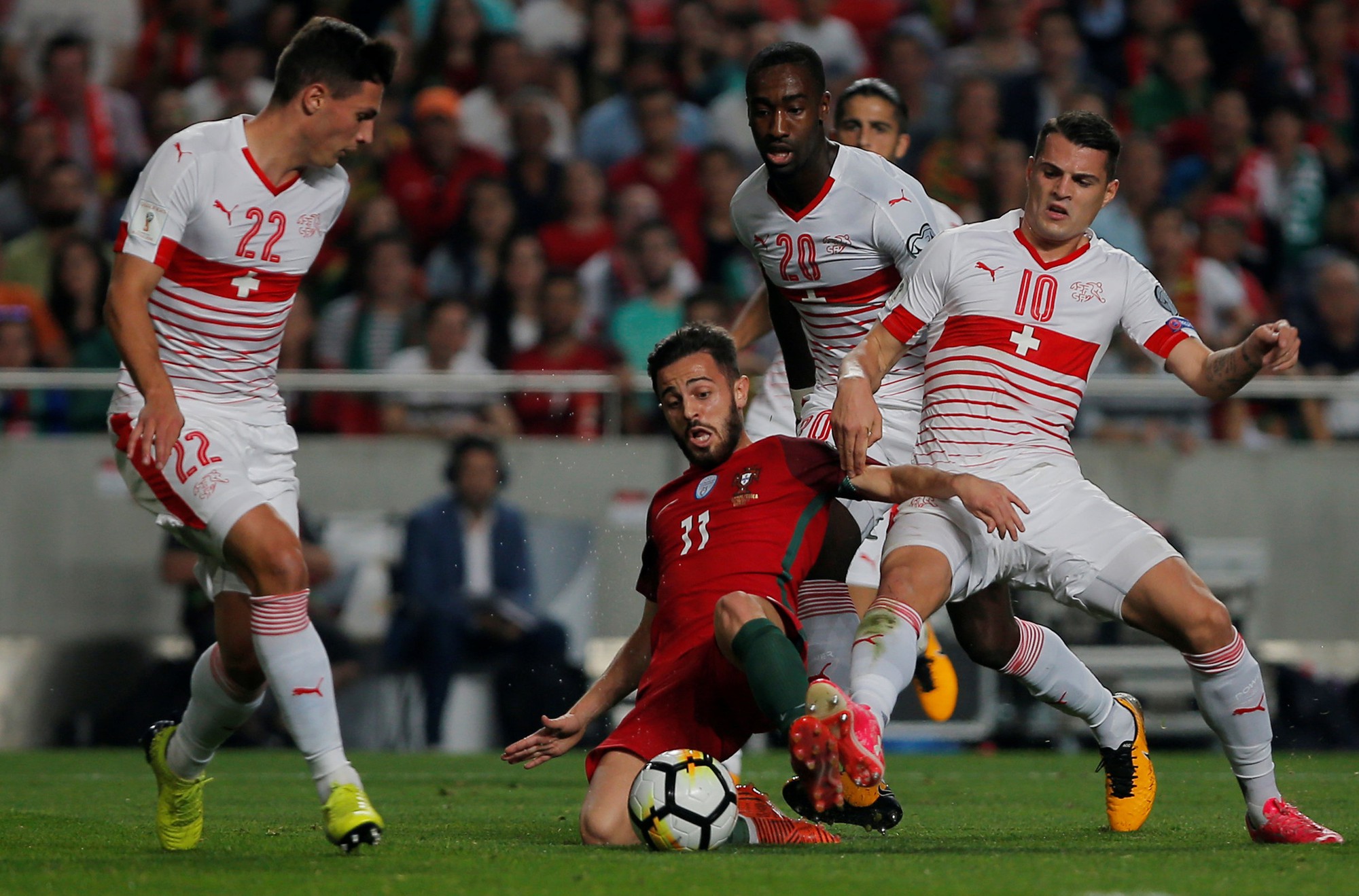 Tranh vé vớt VCK World Cup 2018: Cuộc chiến 8 triệu USD