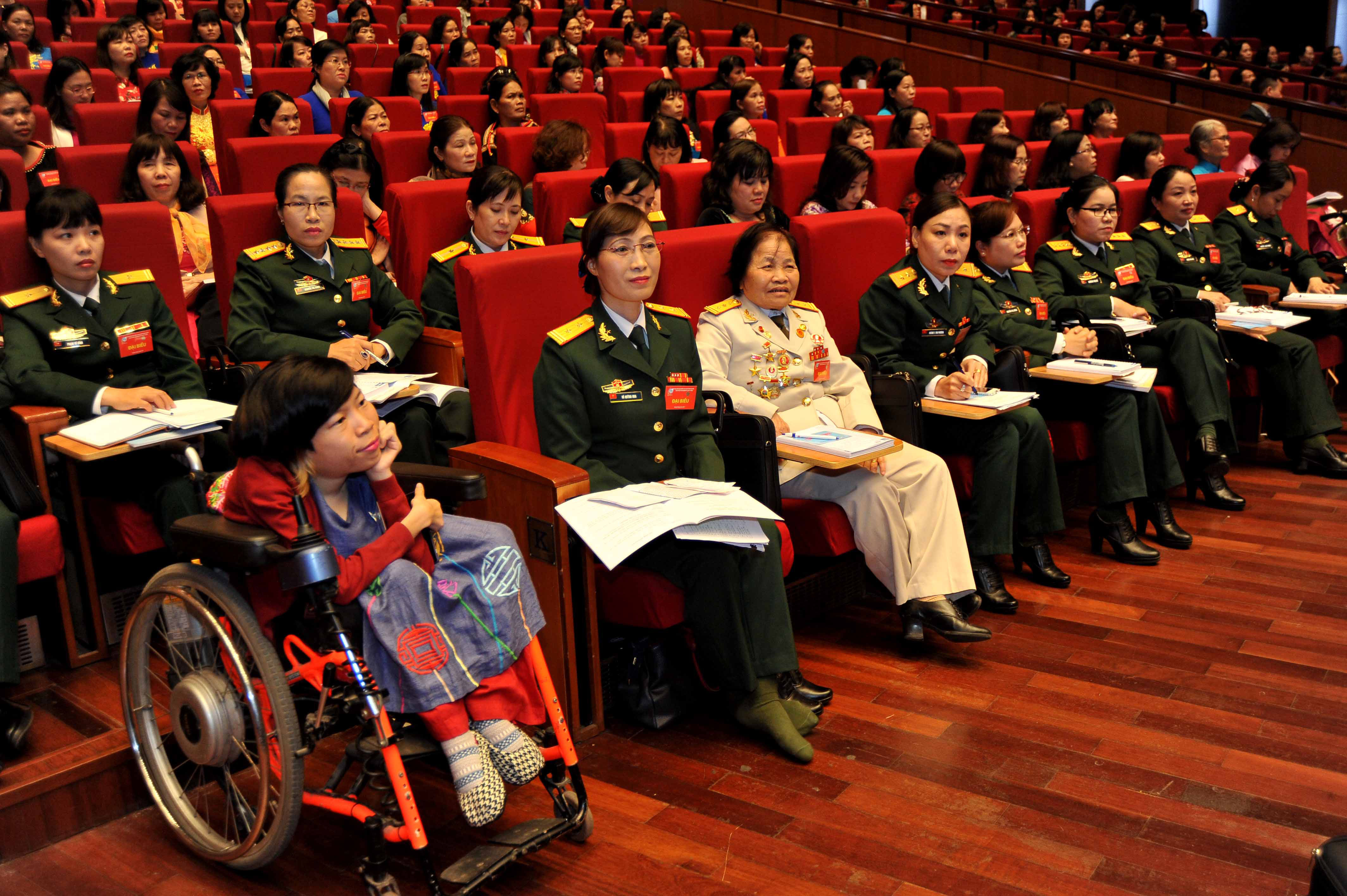 T&ocirc;n vinh, bảo vệ phụ nữ