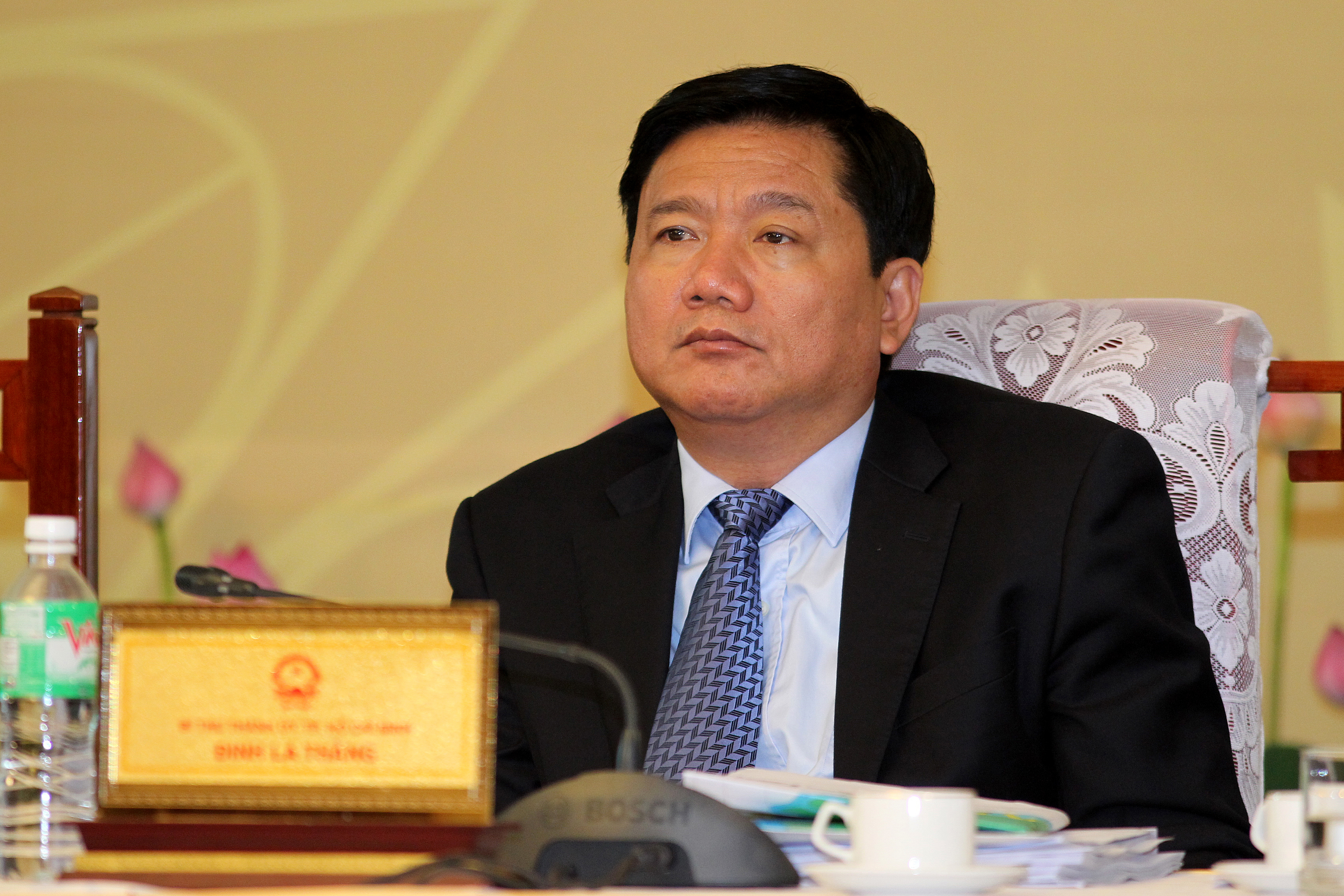 Thôi chức Ủy viên Bộ Chính trị với ông Đinh La Thăng - Ảnh 1.