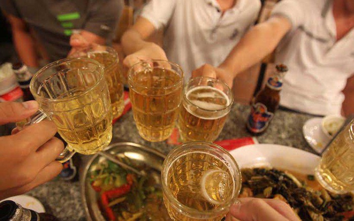 Tiếc gì nữa Sabeco, hãy đầu tư cho hãng rượu (?!)