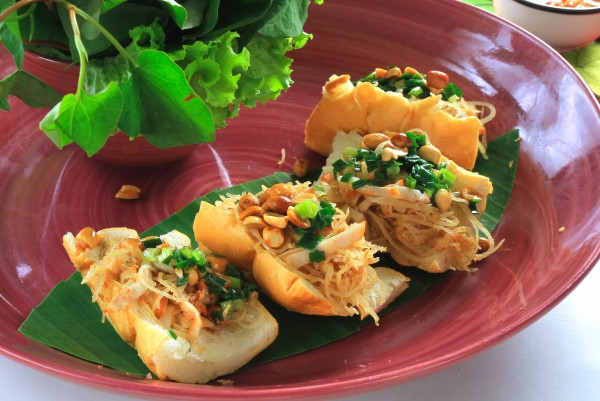 Mang những món ngon đường phố về nhà
