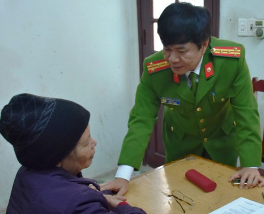 Bé 20 ngày tuổi bị sát hại: Khởi tố bà nội tội giết người