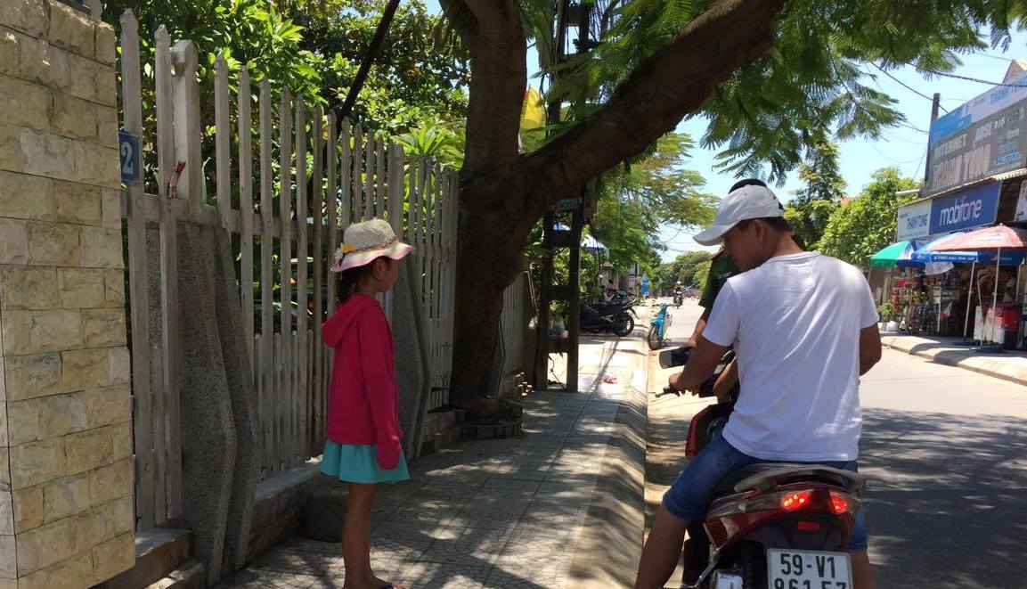 Làng quê hoang mang vì tin đồn bắt cóc