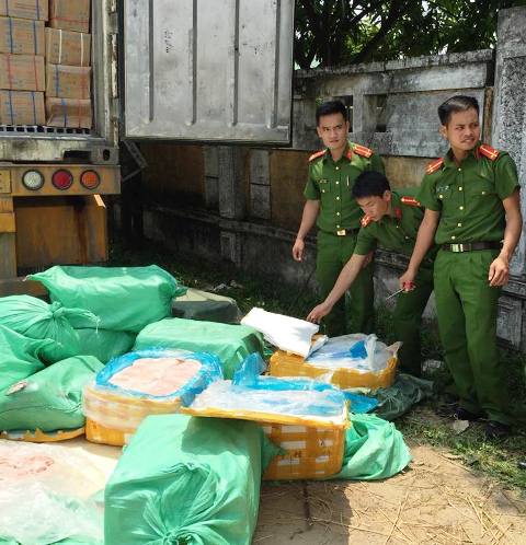 Gần 3 tấn nầm lợn thối suýt lên bàn nhậu ở TP HCM - Ảnh 1.