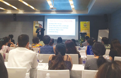 
Một trong những buổi k&ecirc;u gọi nh&agrave; đầu tư v&agrave;o Onecoin. Ảnh: Thanh Xu&acirc;n
