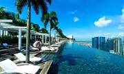 10 khách sạn có bể bơi sân thượng đẹp nhất