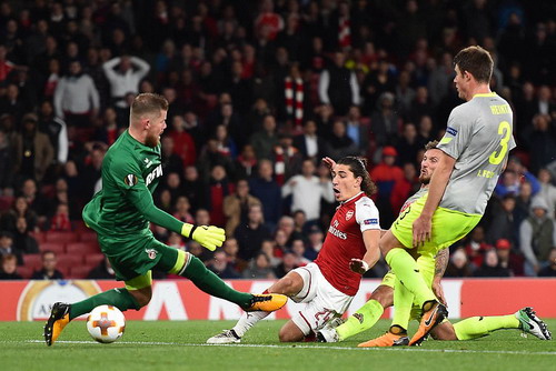 Sanchez lập siêu phẩm, Arsenal ngược dòng hạ đẹp Cologne
