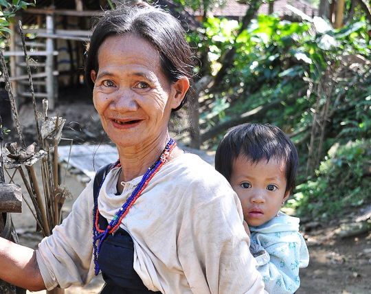 Đổi thay ở làng bệnh lạ