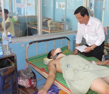Vụ TNGT làm 5 người chết: Một nạn nhân bị liệt tứ chi, dập tủy - Ảnh 1.