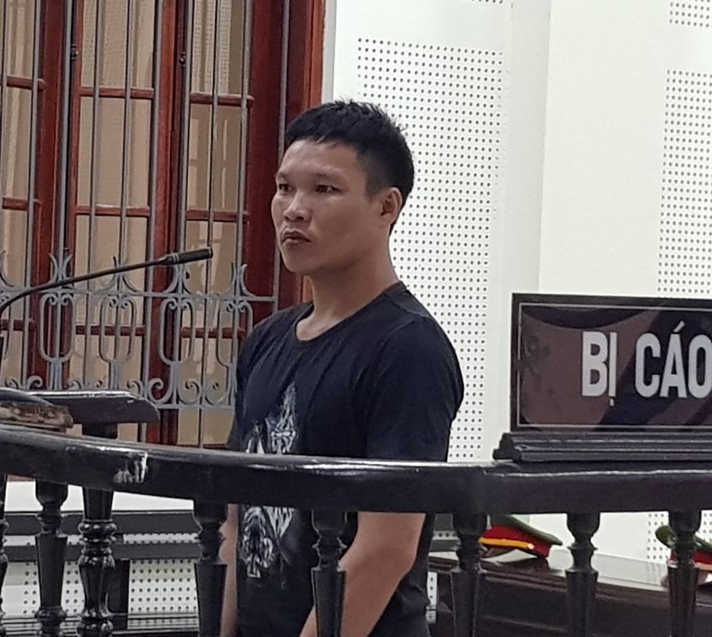 Nhậu xong, v&aacute;c kiếm ch&eacute;m người li&ecirc;n tiếp rồi bỏ về nh&agrave; ngủ - Ảnh 1.
