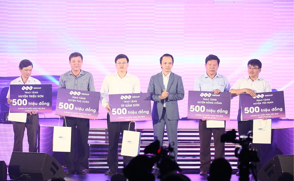 FLC ủng hộ đồng bào lũ lụt Thanh Hóa 2,5 tỉ đồng thông qua “Đêm tự tình”