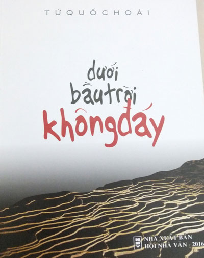 Từ Quốc Hoài nhìn dưới bầu trời không đáy