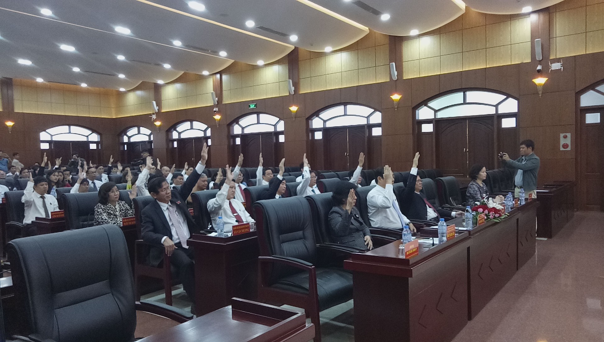 HĐND TP Đà Nẵng bãi nhiệm ông Nguyễn Xuân Anh - Ảnh 3.